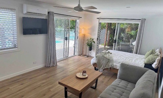 Runaway Bay House | Welcome To Pebble Beach Retreat Hope You Enjoy Your Stay With Us nnThank You๐