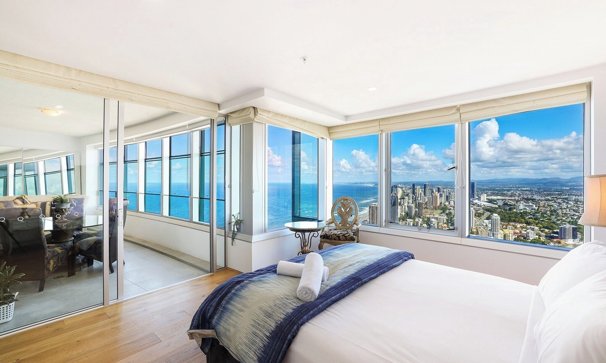 Surfers Paradise Apartment | Sub Penthouse 6203 - 3 bedrooms Level 62