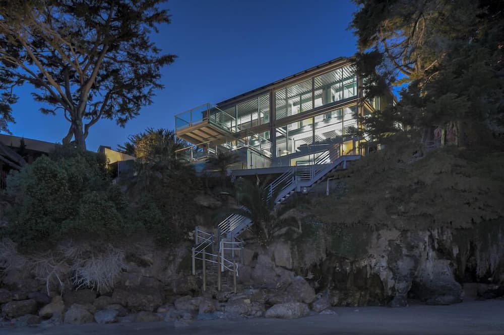 Western Malibu House | Point Lechuza - A Timeless Testament to Architectural Brilliance