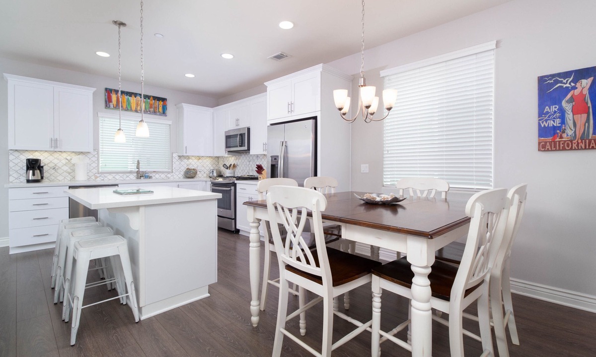 Downtown Condo | Tri-Level Ocean Views, Rooftop Deck - and More!