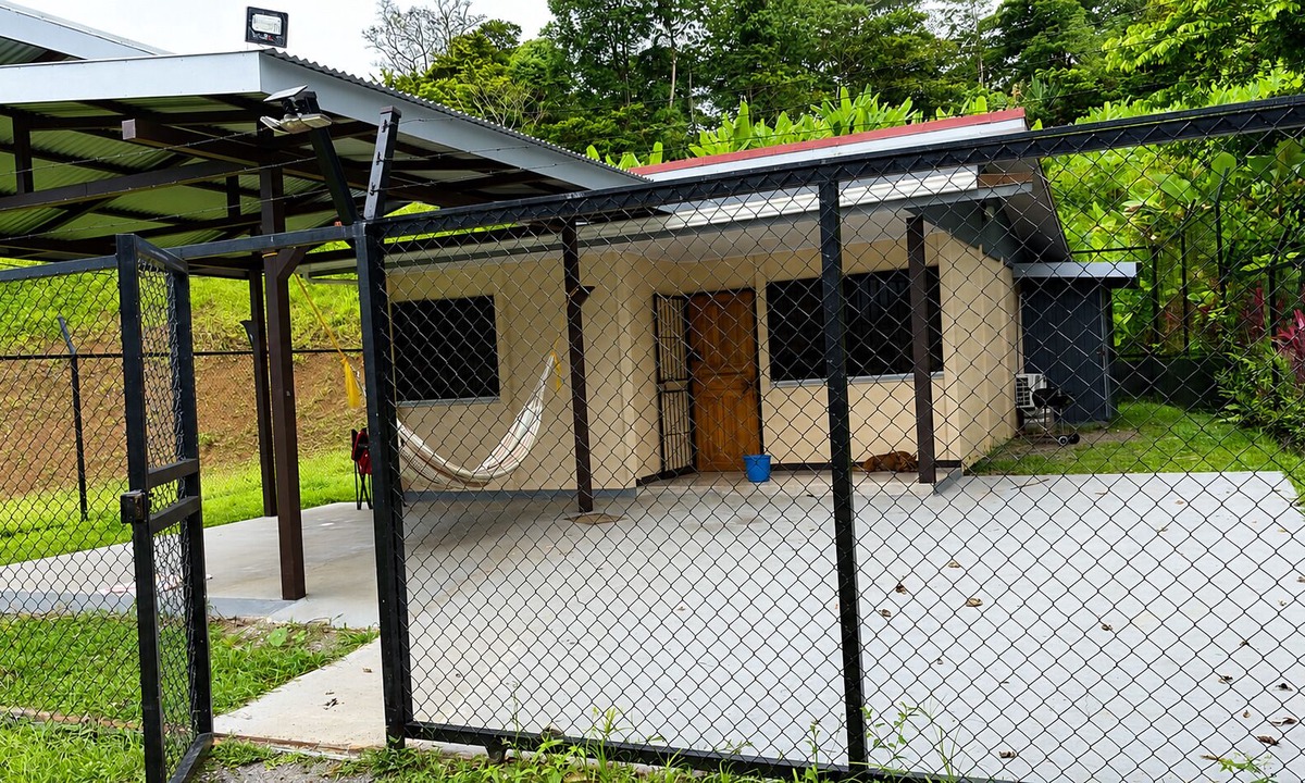 Santa Lucia House | Casita Near Playa Bonita & Cahuita - 45 min