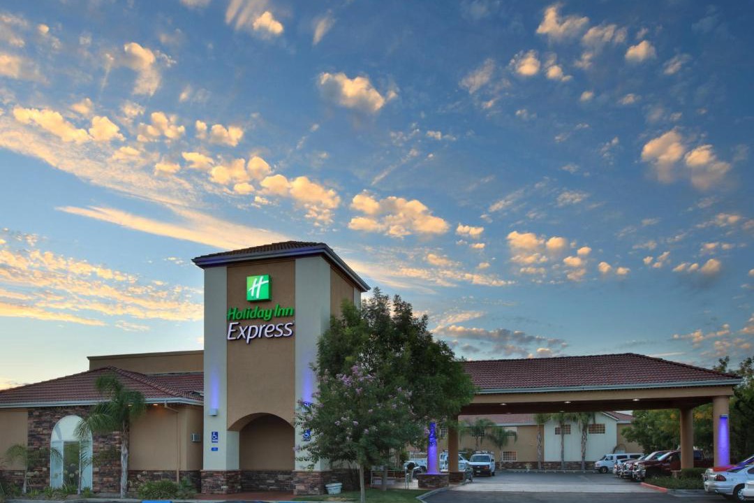 Oakdale Hotel | Holiday Inn Express Oakdale by IHG