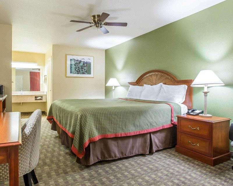 Photo of Bedroom in Delano