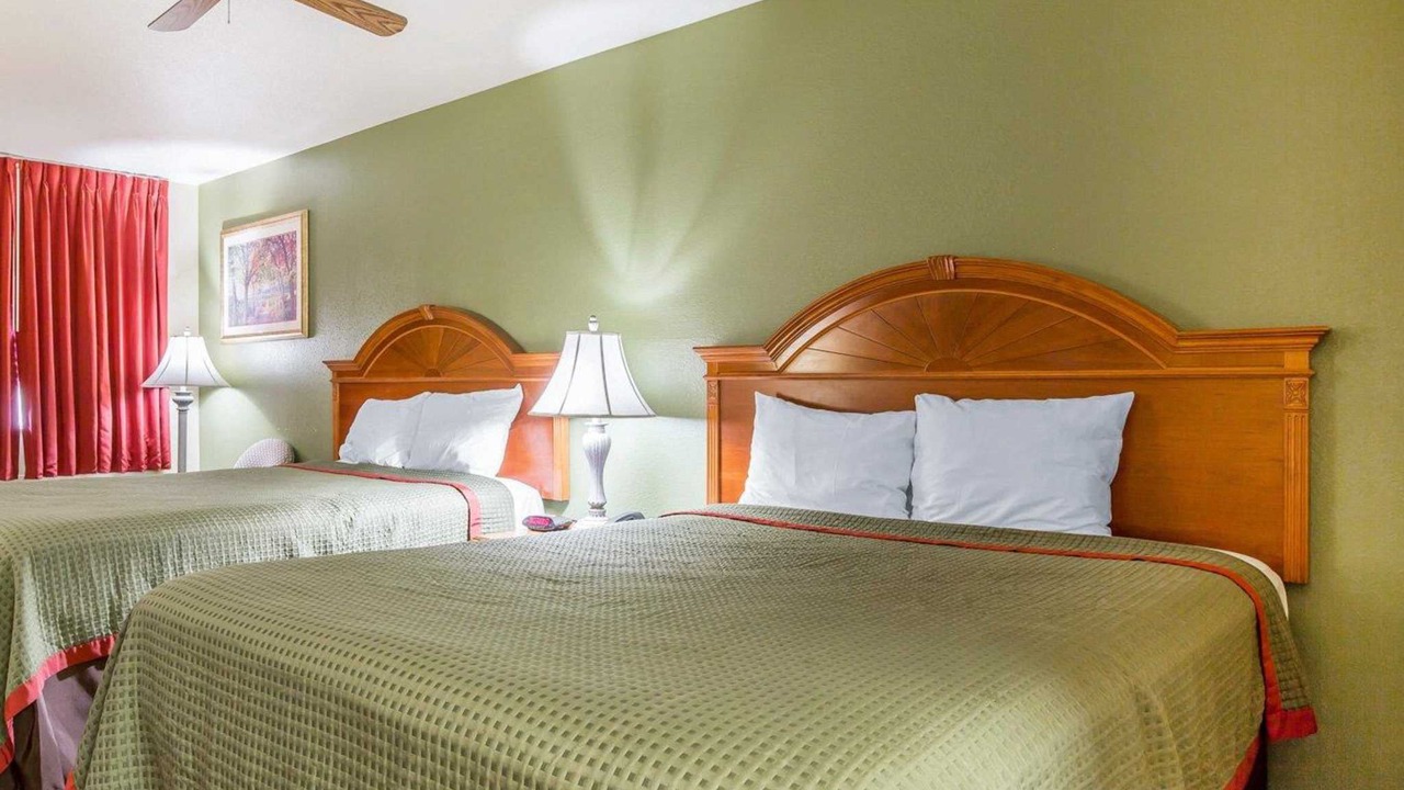 Photo of Bedroom in Delano
