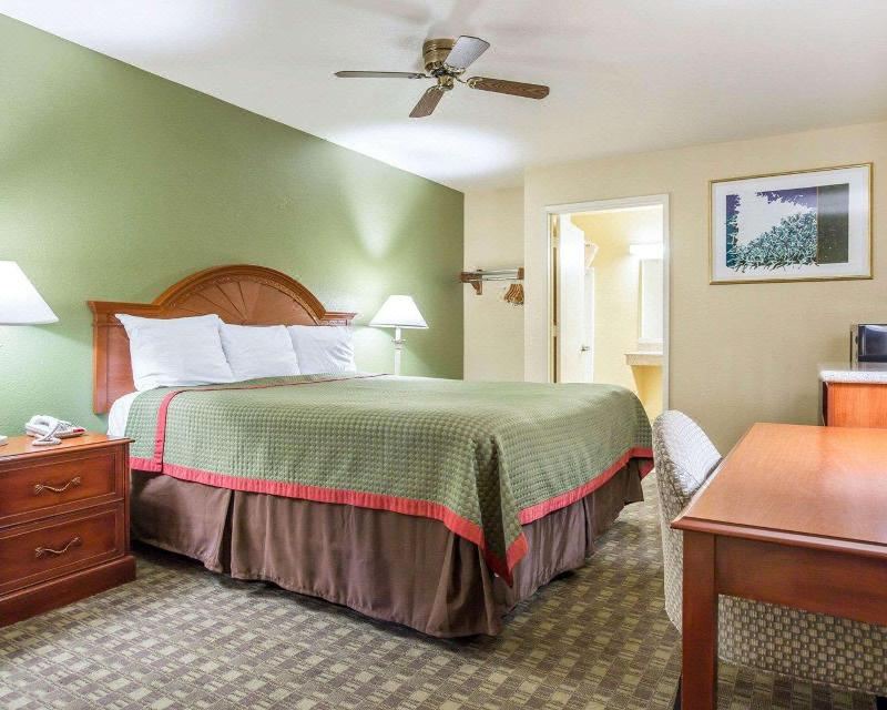Photo of Bedroom in Delano