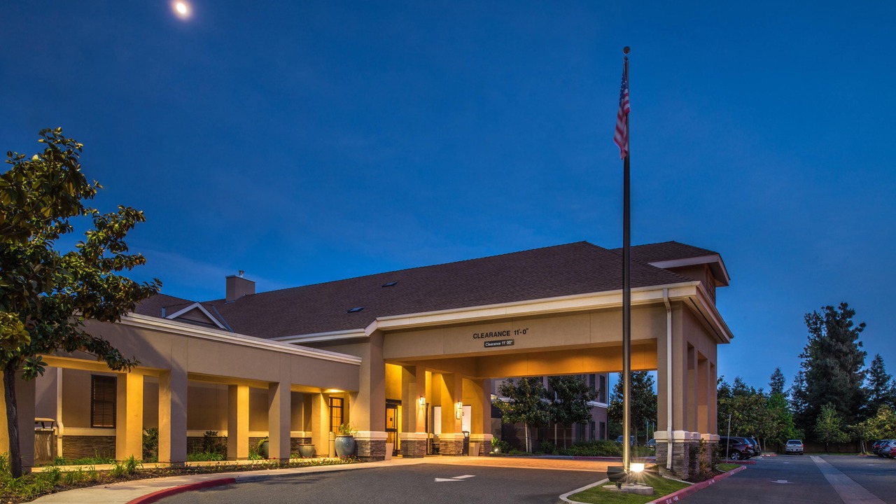 Photo of Buildings in Raisin