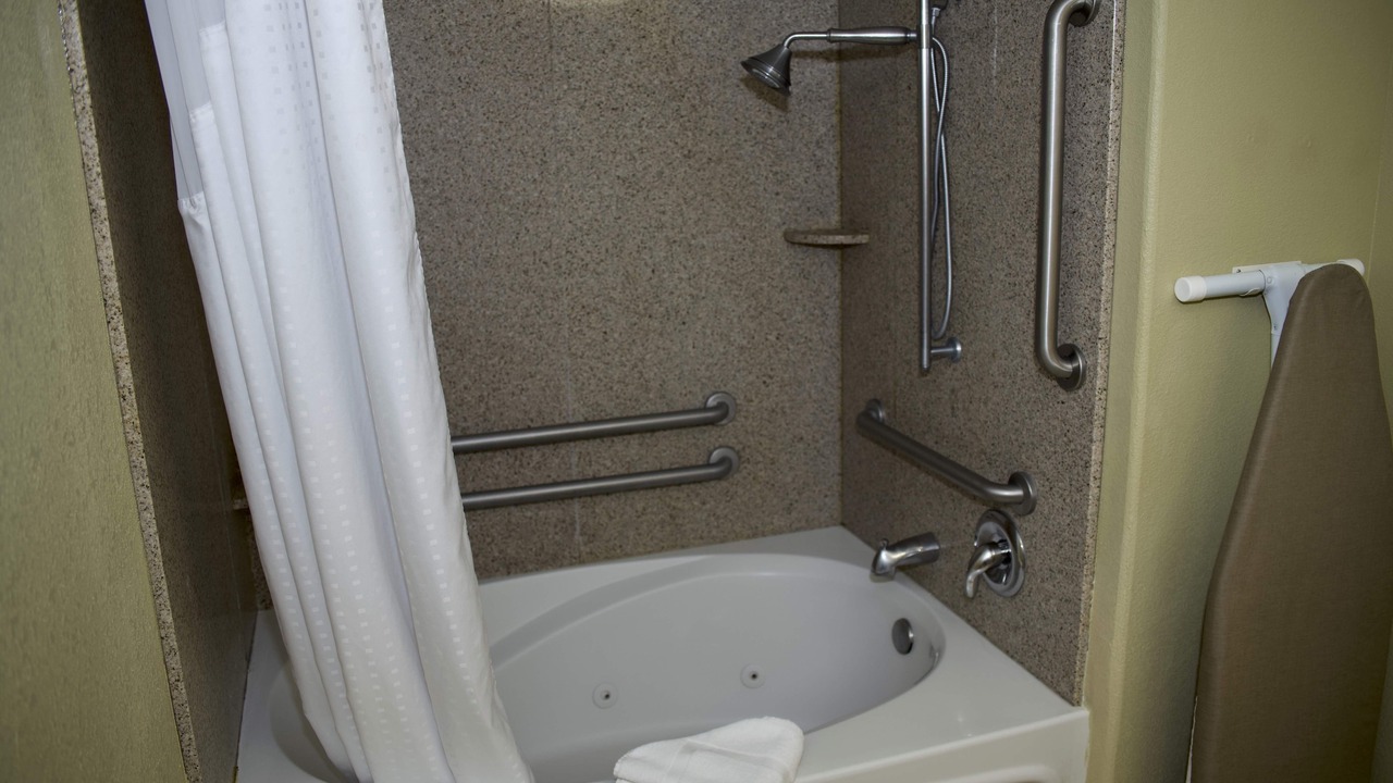 Photo of Bathroom in Nut Tree