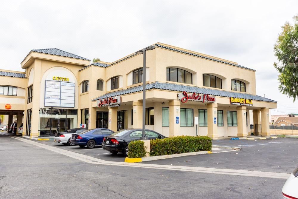 Photo of Buildings in Artesia