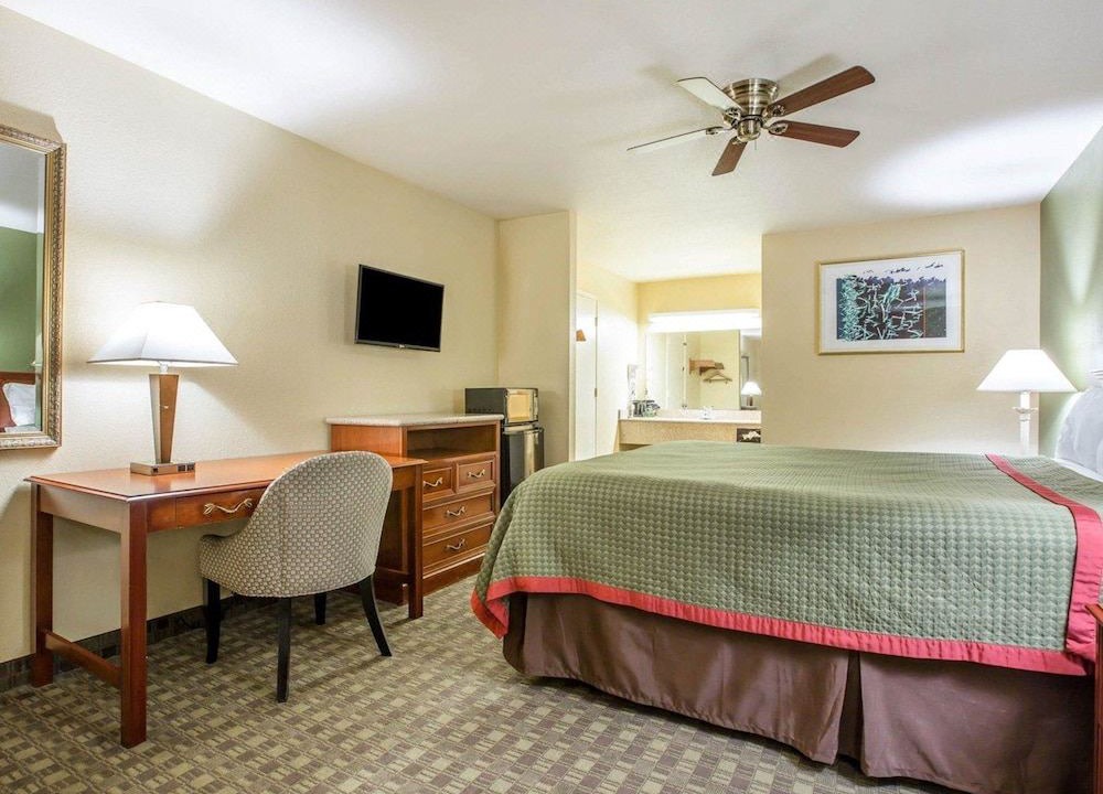 Photo of Bedroom in Delano