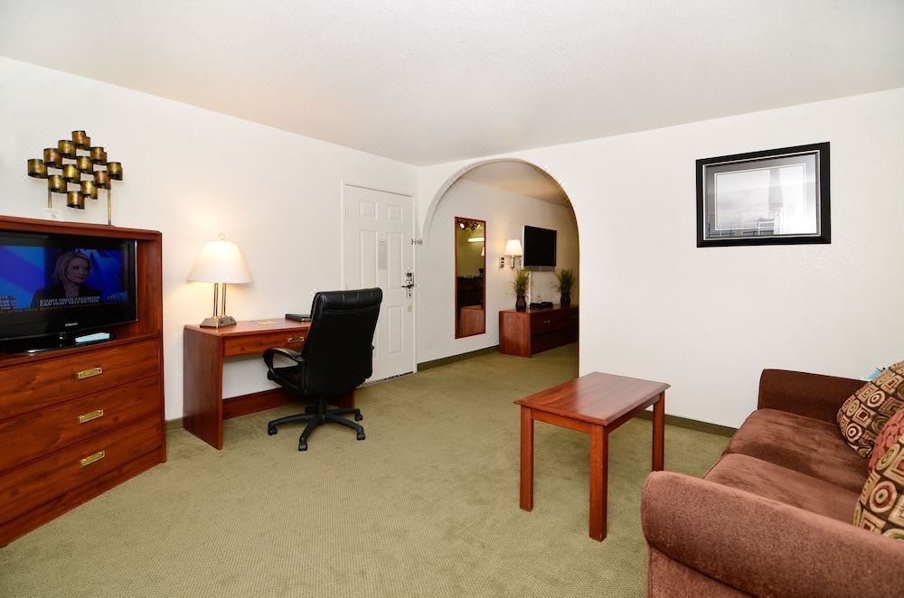 Photo of Livingroom in Needles
