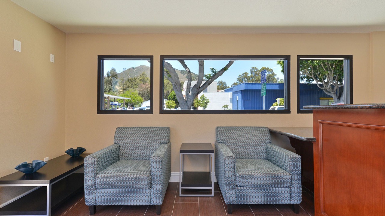 Photo of Livingroom in Downtown