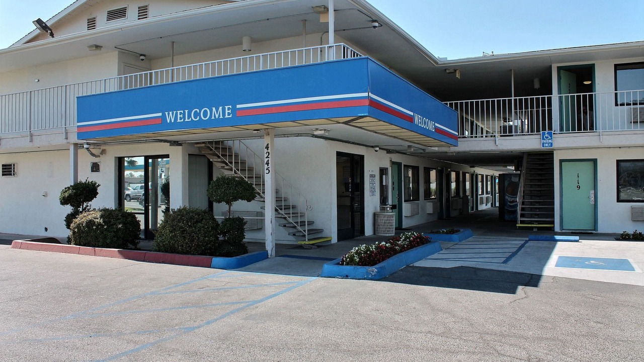Photo of Buildings in Raisin