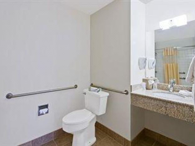 Photo of Bathroom in Tulare