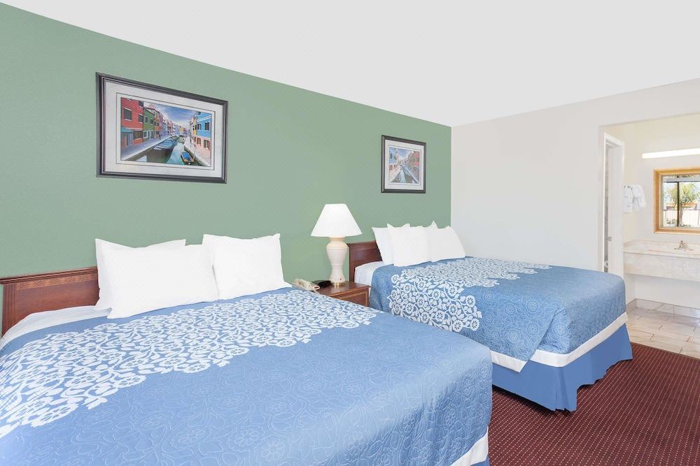 Photo of Bedroom in Lost Hills