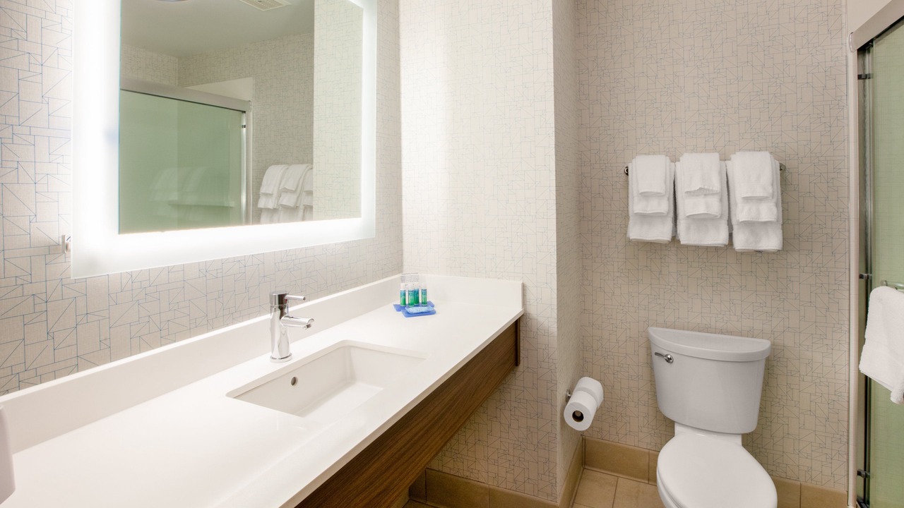 Photo of Bathroom in Raisin