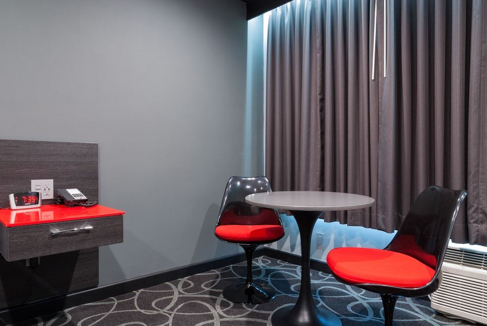 Photo of Livingroom in Lamanda Park