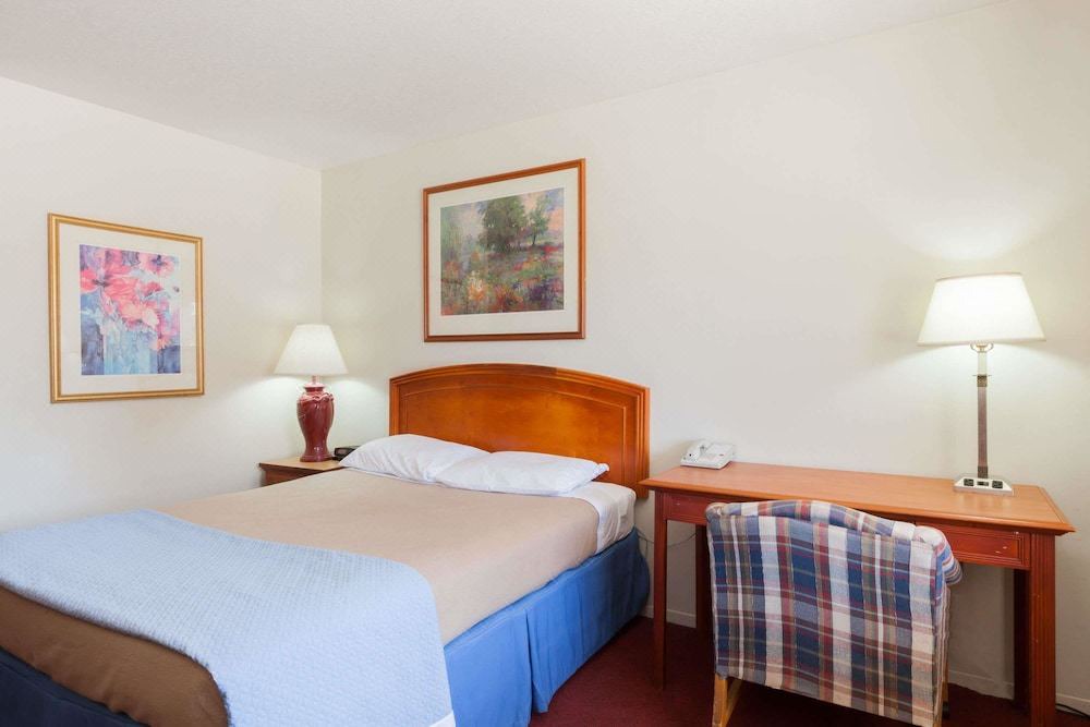 Photo of Bedroom in Castaic