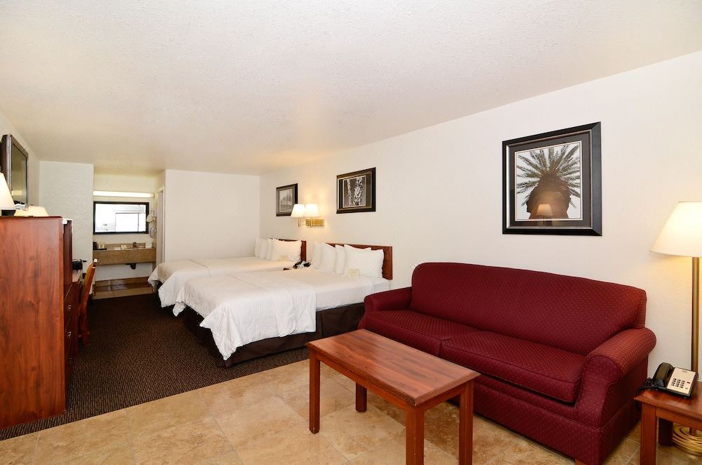 Photo of Livingroom in Needles