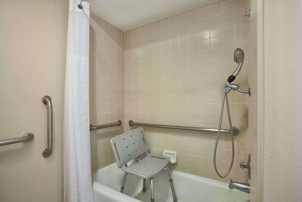 Photo of Bathroom in Lemoore