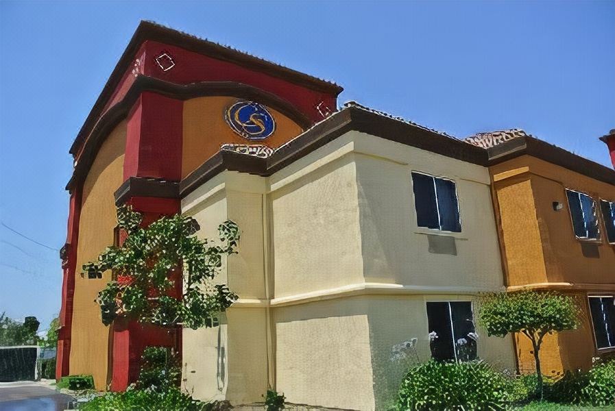Photo of Buildings in Tulare