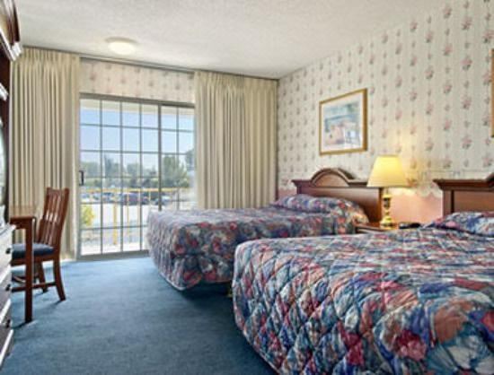 Photo of Bedroom in Oleander - Sunset