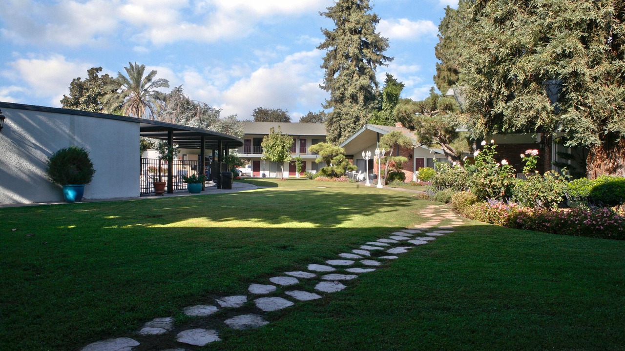 Photo of Buildings in Visalia