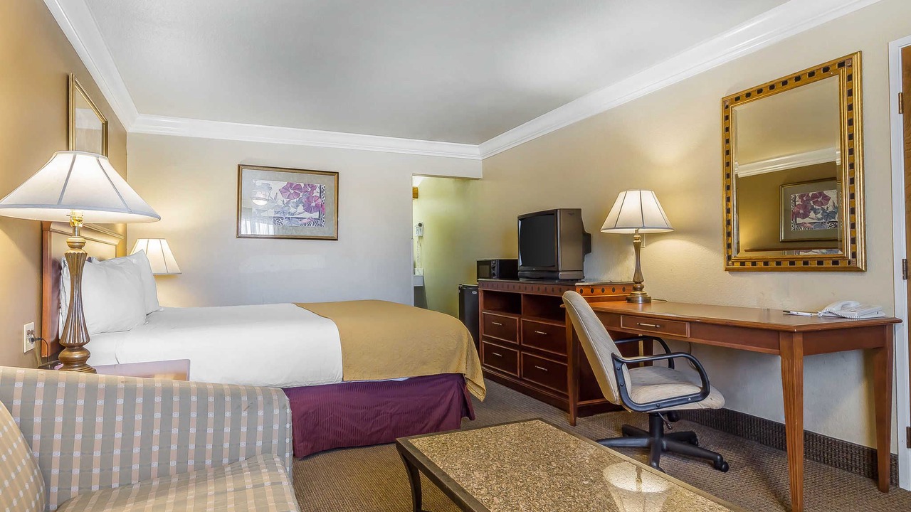 Photo of Livingroom in Nut Tree