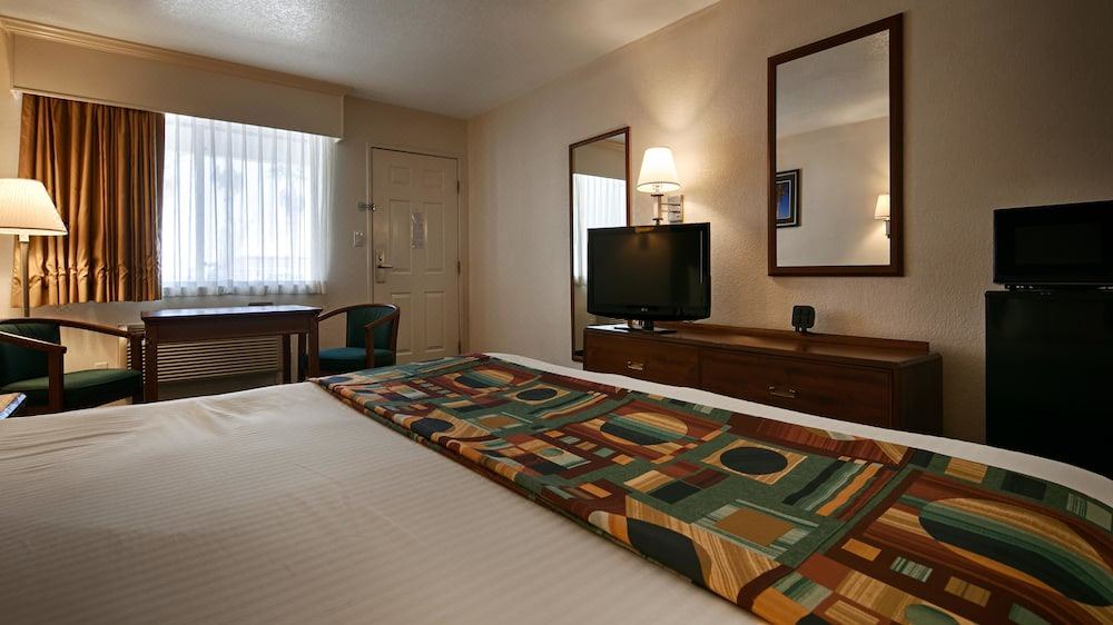 Photo of Bedroom in Needles