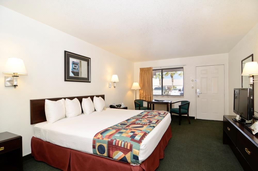 Photo of Bedroom in Needles