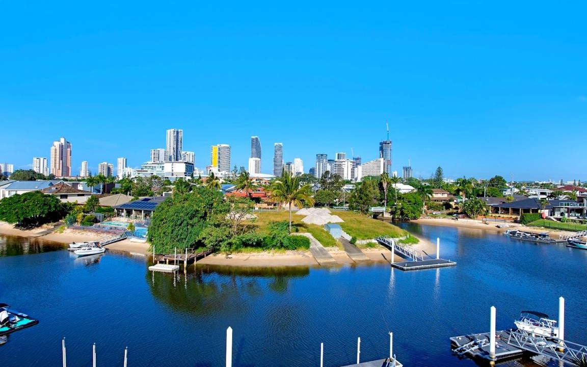 Photo of Others in Broadbeach Waters