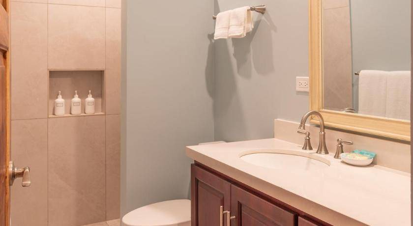 Photo of Bathroom in Palm Beach Estates