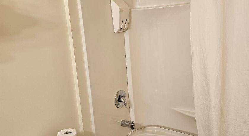 Photo of Bathroom in Ucluelet