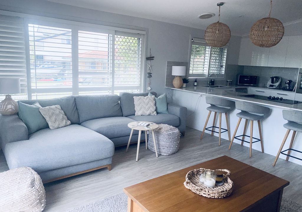 Photo of Livingroom in Mermaid Waters