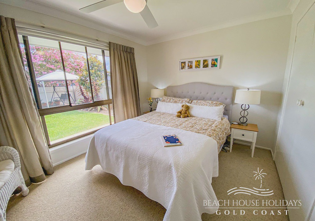 Photo of Bedroom in Mermaid Waters