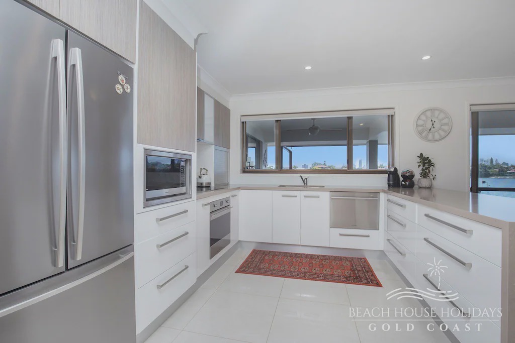 Photo of Kitchen in Mermaid Waters