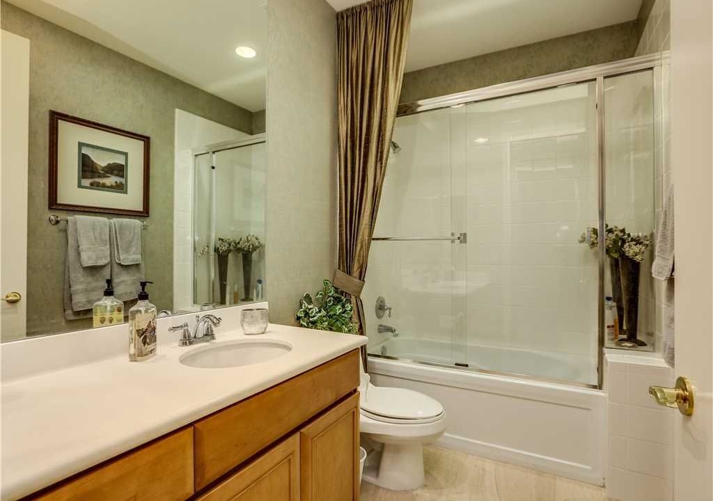 Photo of Bathroom in Sunrise Vista Chino