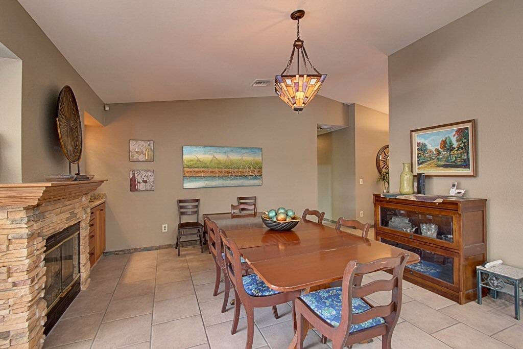 Photo of Livingroom in Racquet Club South