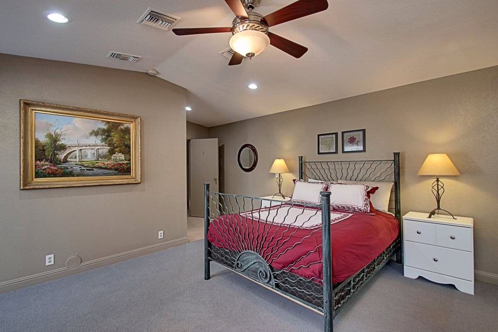 Photo of Bedroom in Racquet Club South