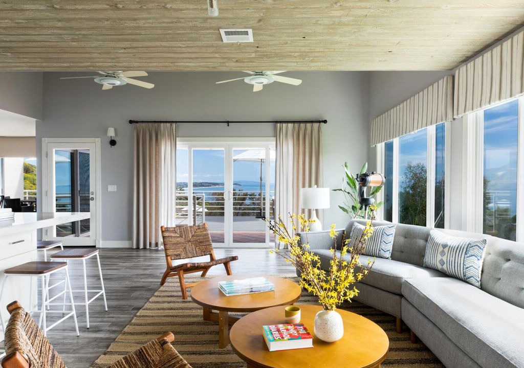 Photo of Livingroom in Western Malibu