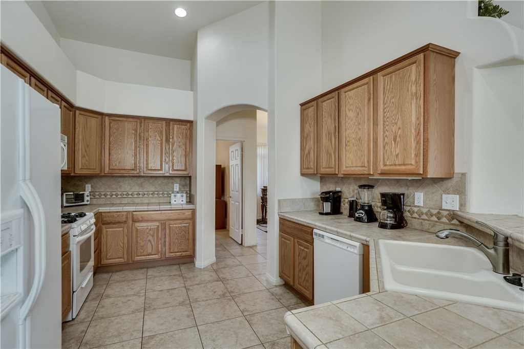 Photo of Kitchen in Racquet Club South