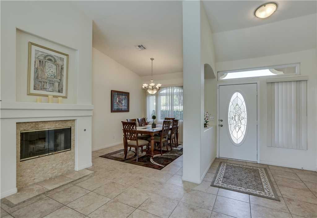 Photo of Livingroom in Racquet Club South