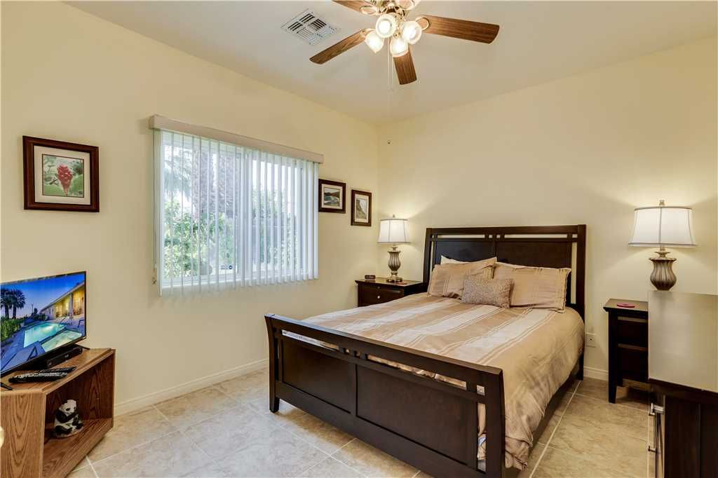 Photo of Bedroom in Racquet Club South