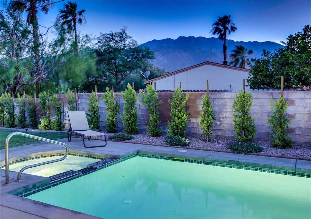 Photo of Outdoor in Racquet Club South
