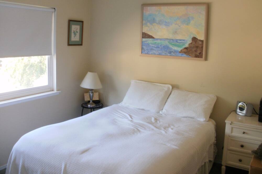 Photo of Bedroom in Rancho Palos Verdes