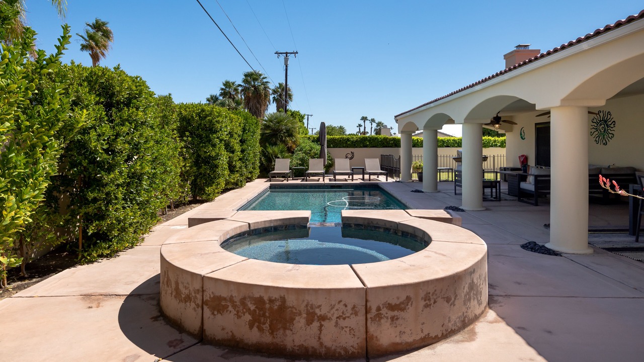 Photo of Outdoor in Racquet Club South