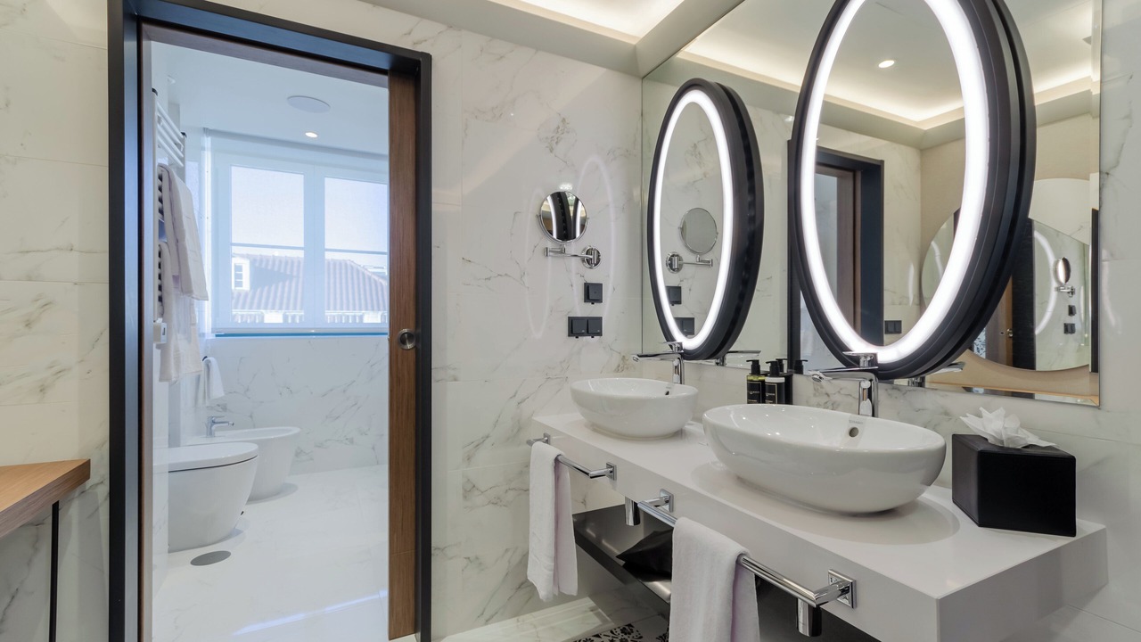 Photo of Bathroom in Baixa
