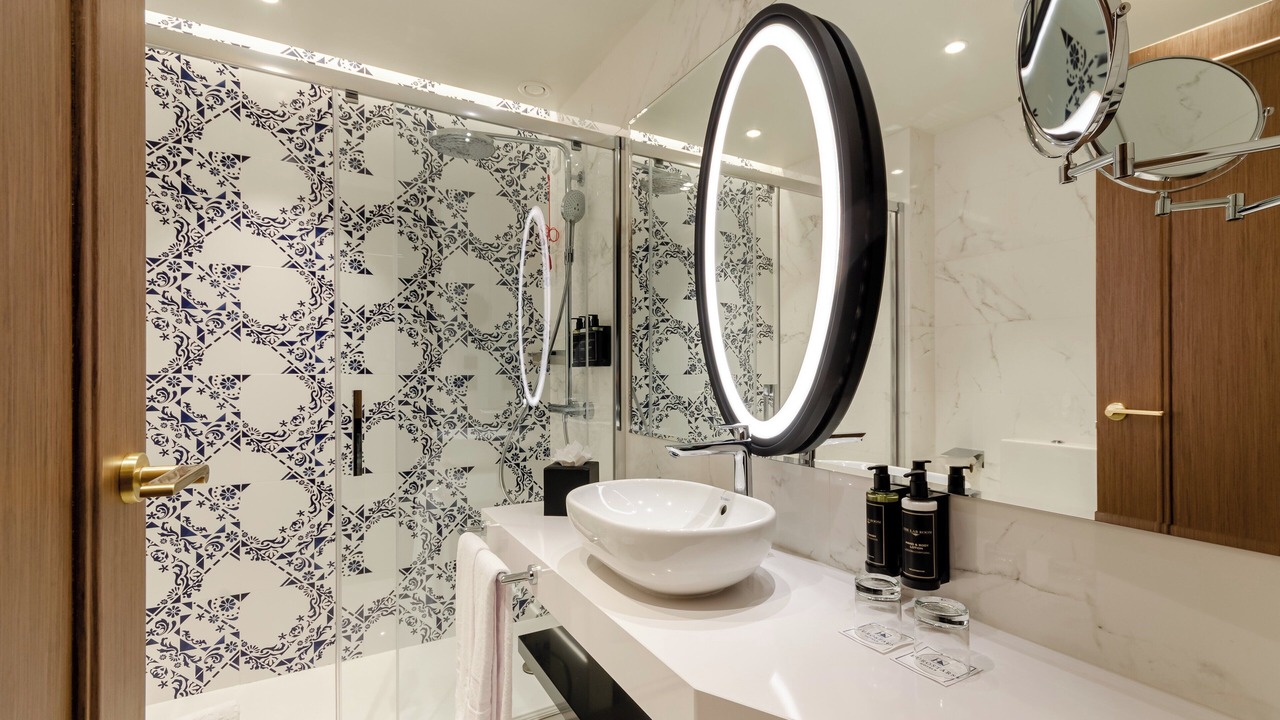 Photo of Bathroom in Baixa