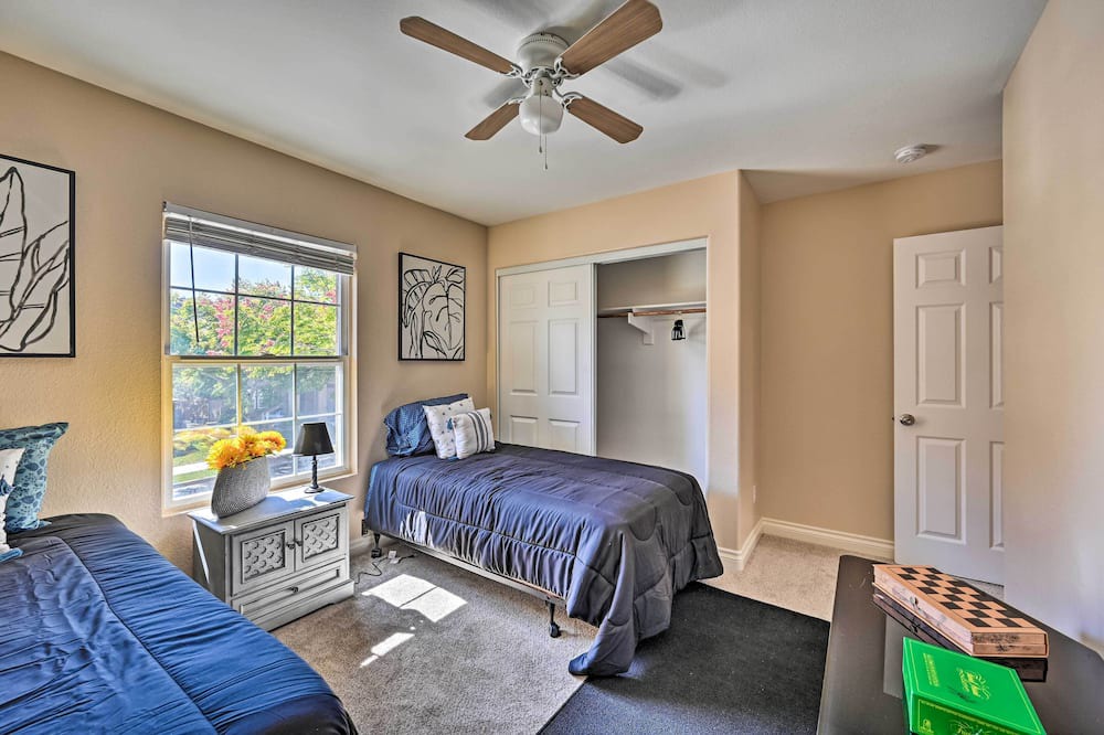 Photo of Bedroom in Ocean View Hills