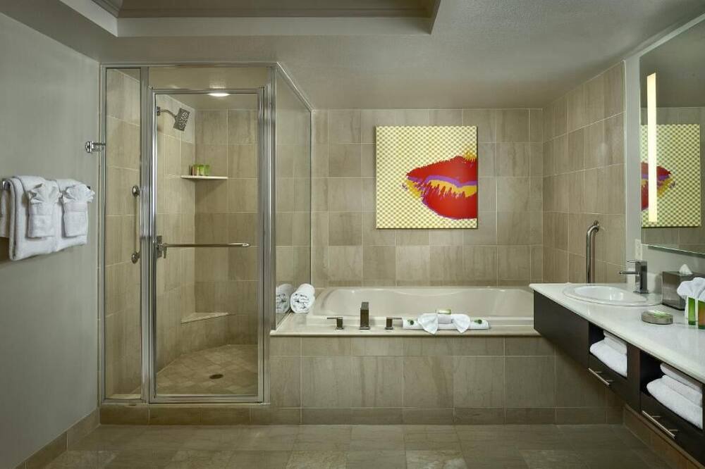 Photo of Bathroom in Gateway District