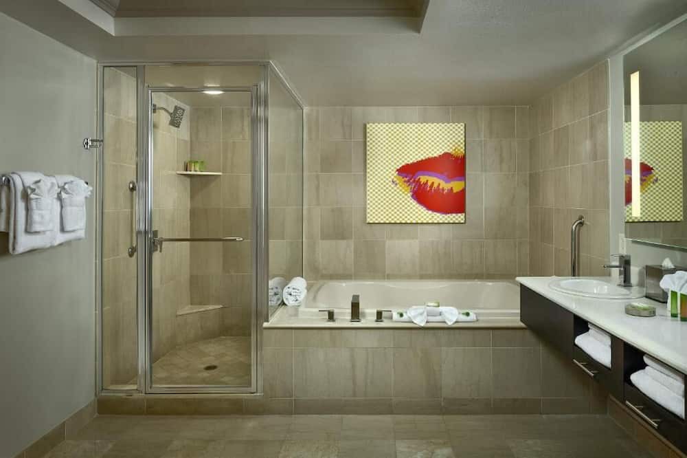 Photo of Bathroom in Gateway District
